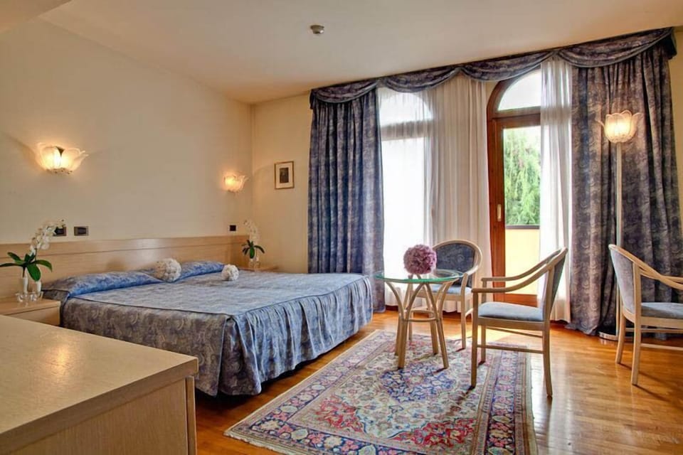 Premium bedding, minibar, in-room safe, individually furnished