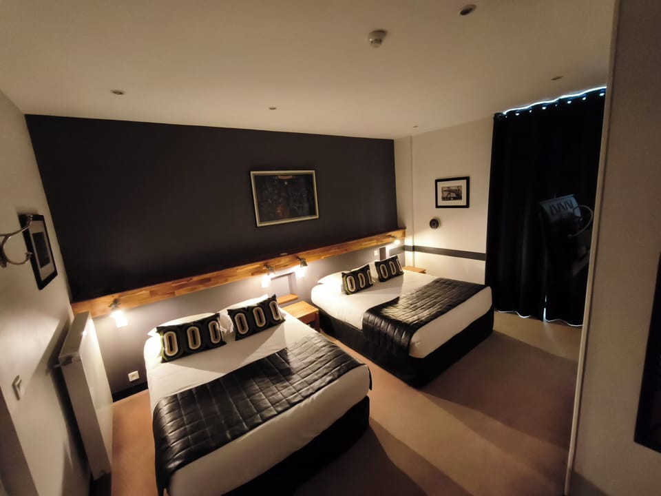 Family Room | Individually decorated, individually furnished, desk, blackout drapes