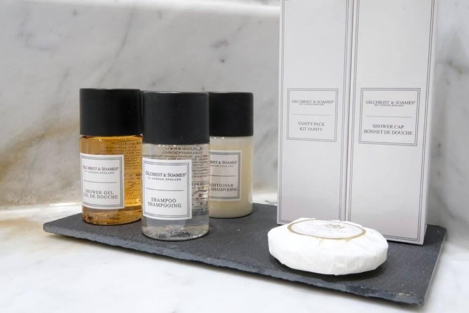 Executive Room | Bathroom | Combined shower/tub, hair dryer, bathrobes, bidet
