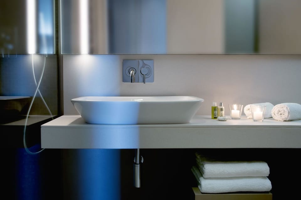 Bathroom sink