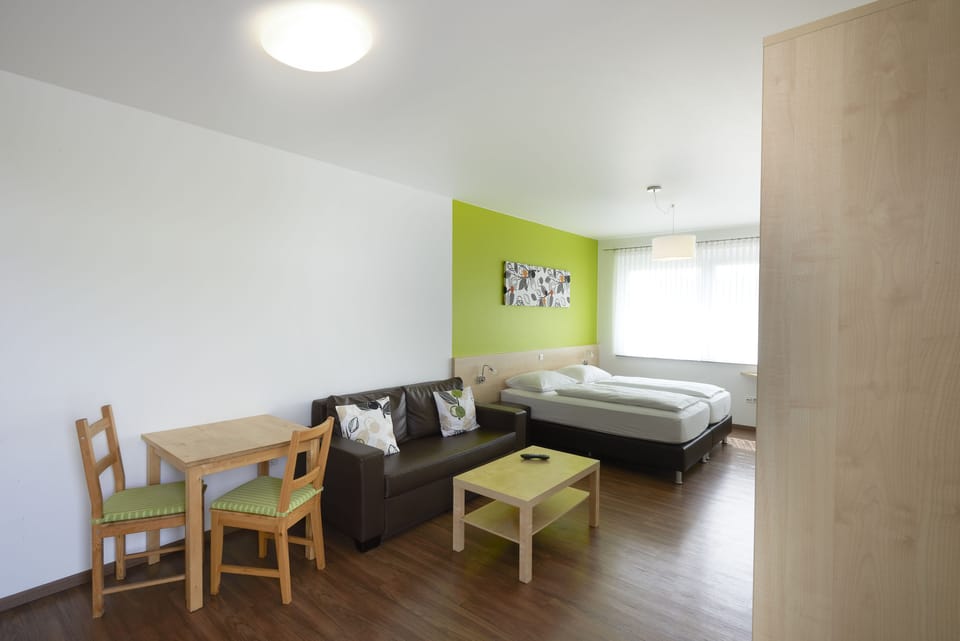 Apartment | Desk, soundproofing, free WiFi, bed sheets