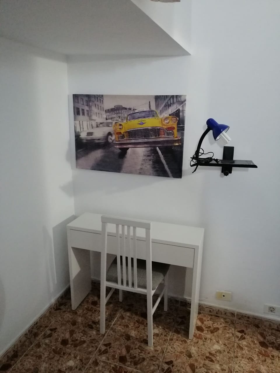 Single Room, Shared Bathroom (Interior) | Blackout drapes, free WiFi