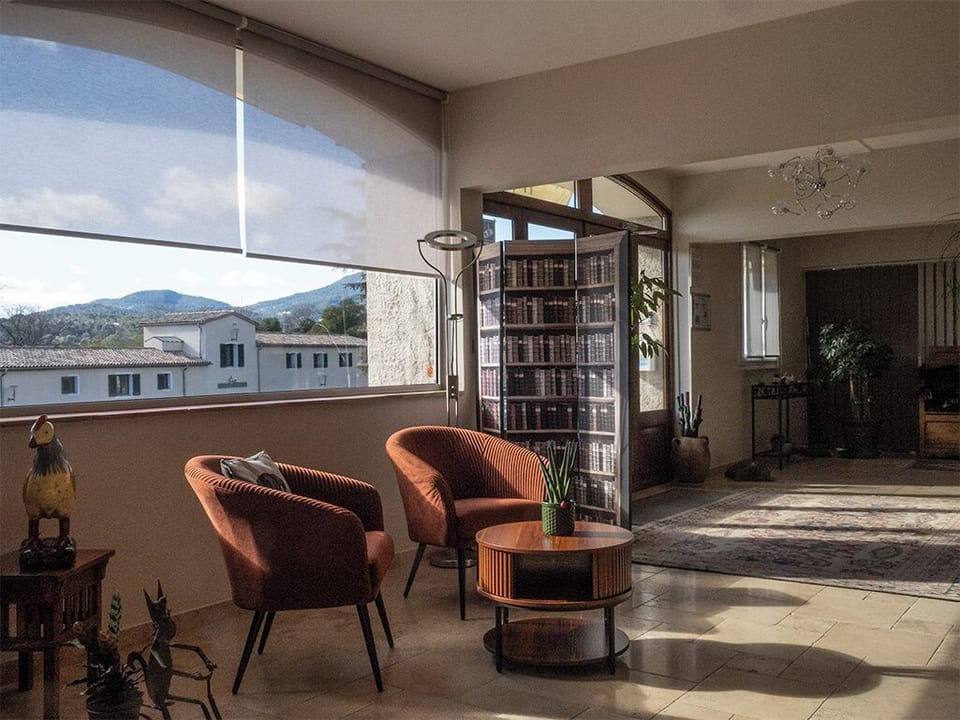 Lobby sitting area