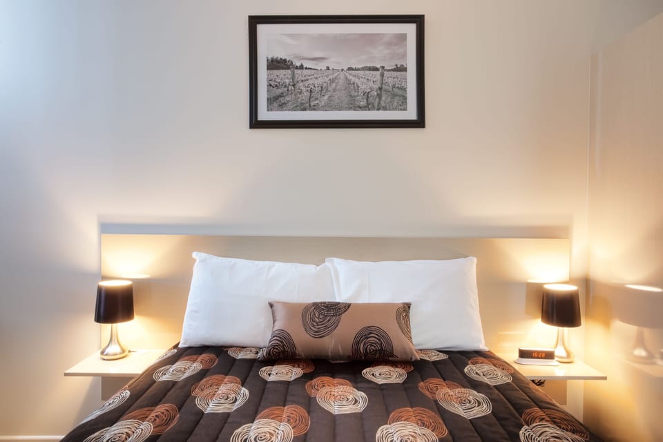 Desk, WiFi (free), bed sheets