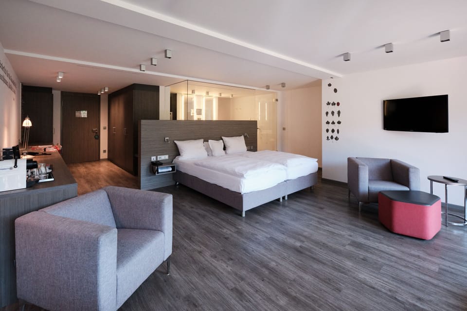 Premium bedding, pillowtop beds, minibar, in-room safe