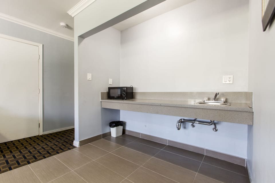 Economy Suite, 2 Bedrooms | Bathroom sink