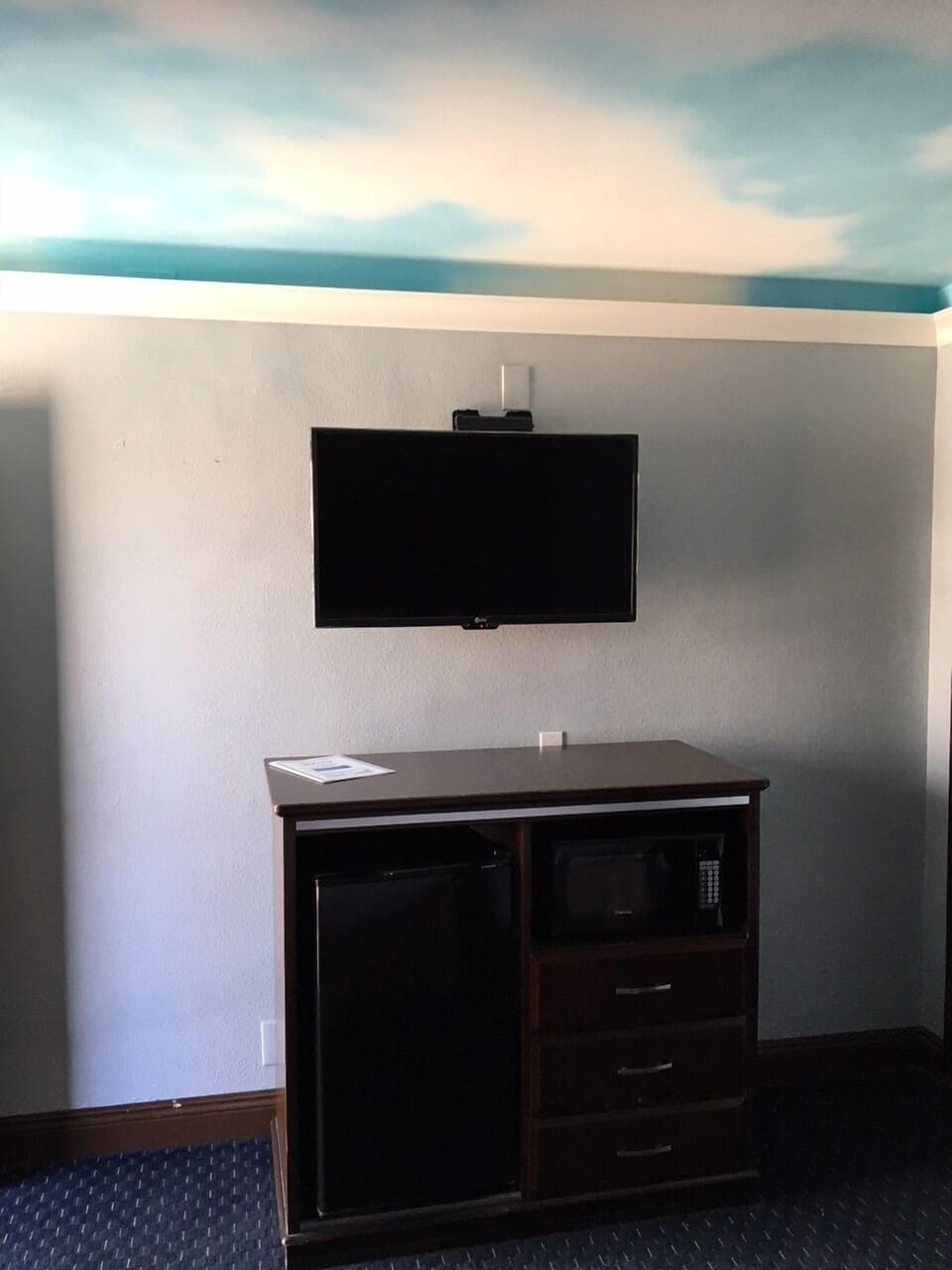 Standard Room, 2 Queen Beds, Non Smoking | Mini-refrigerator
