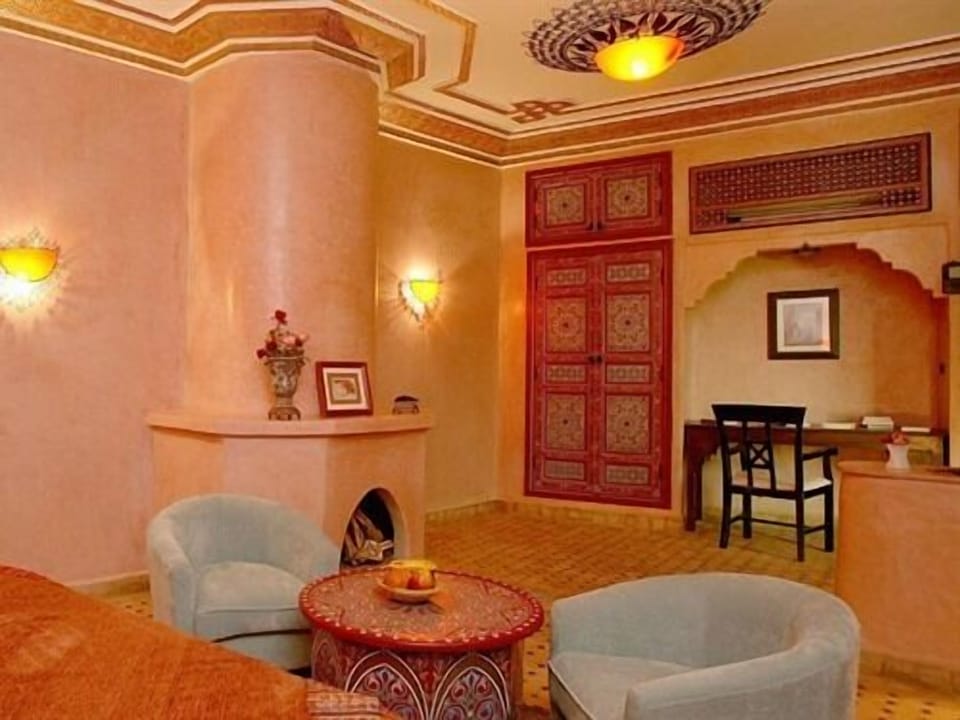 Superior Suite, Private Bathroom (Paprika) | In-room safe, free WiFi, alarm clocks