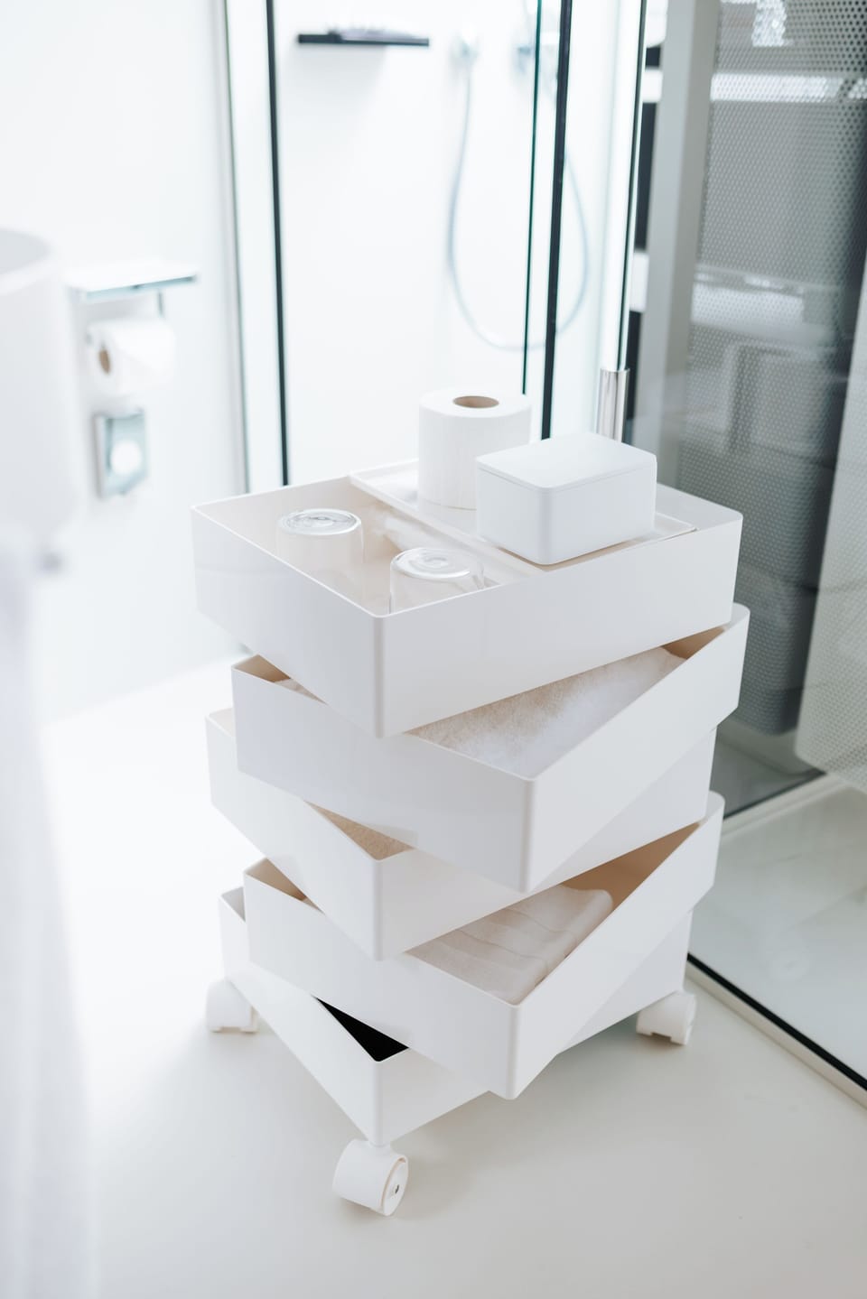 Icon Module | Bathroom | Free toiletries, hair dryer, slippers, towels
