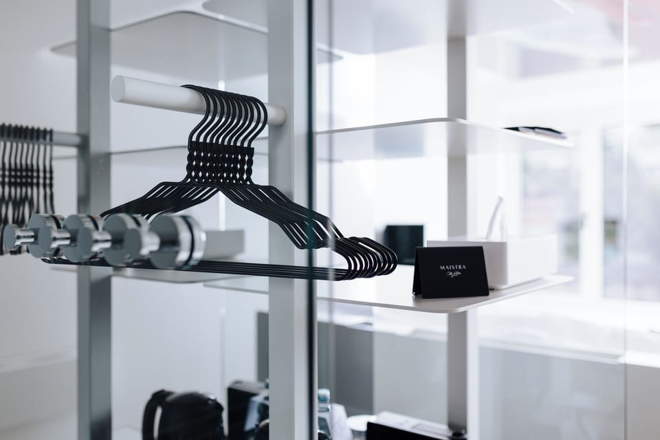 Icon Module | Hypo-allergenic bedding, minibar, in-room safe, desk
