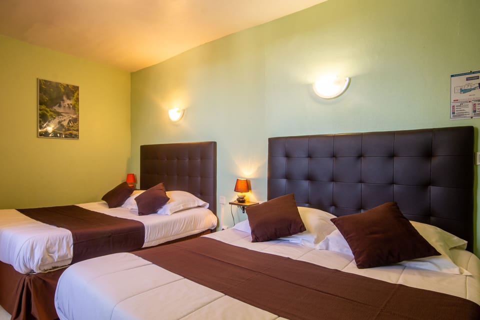 Comfort Quadruple Room | Free WiFi, bed sheets