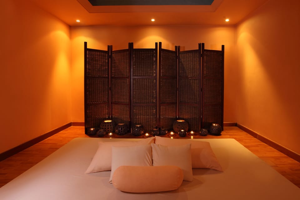 Sauna, hot tub, body treatments, hydrotherapy, aromatherapy