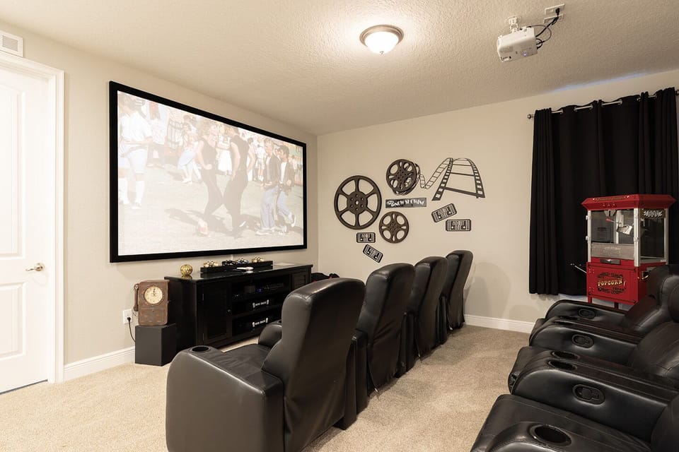 [amenities:loft-theater:2] Loft Theater