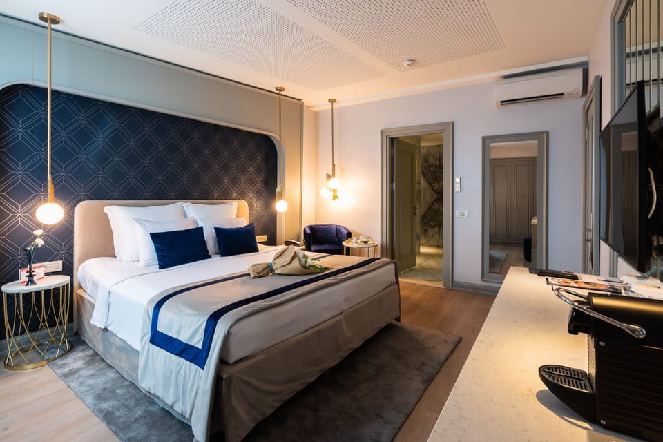 Premium Double Room | Premium bedding, minibar, in-room safe, desk