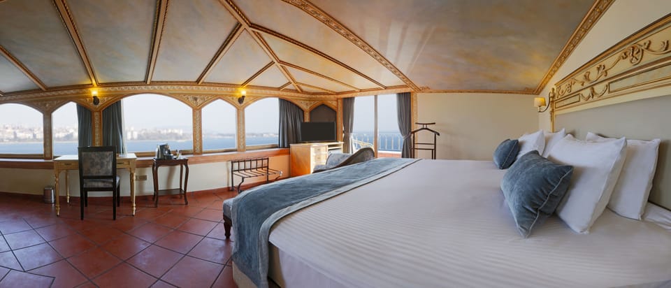 Junior Suite Room | Water view