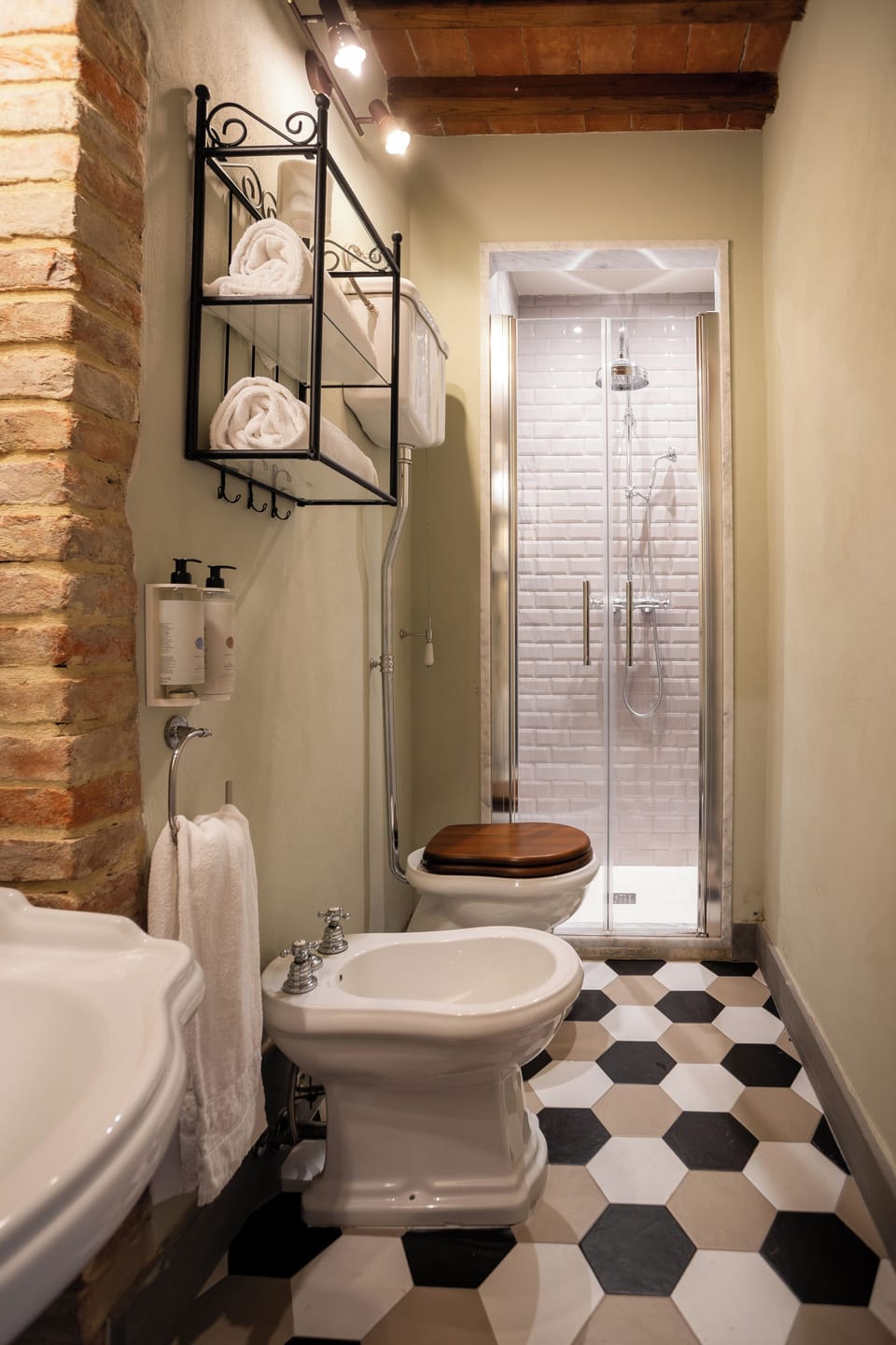 Superior Room, Patio | Bathroom | Shower, rainfall showerhead, free toiletries, hair dryer