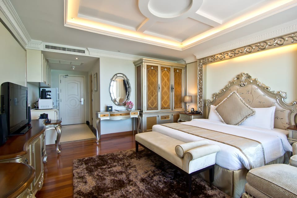 Deluxe beach front with jacuzzi | Room amenity
