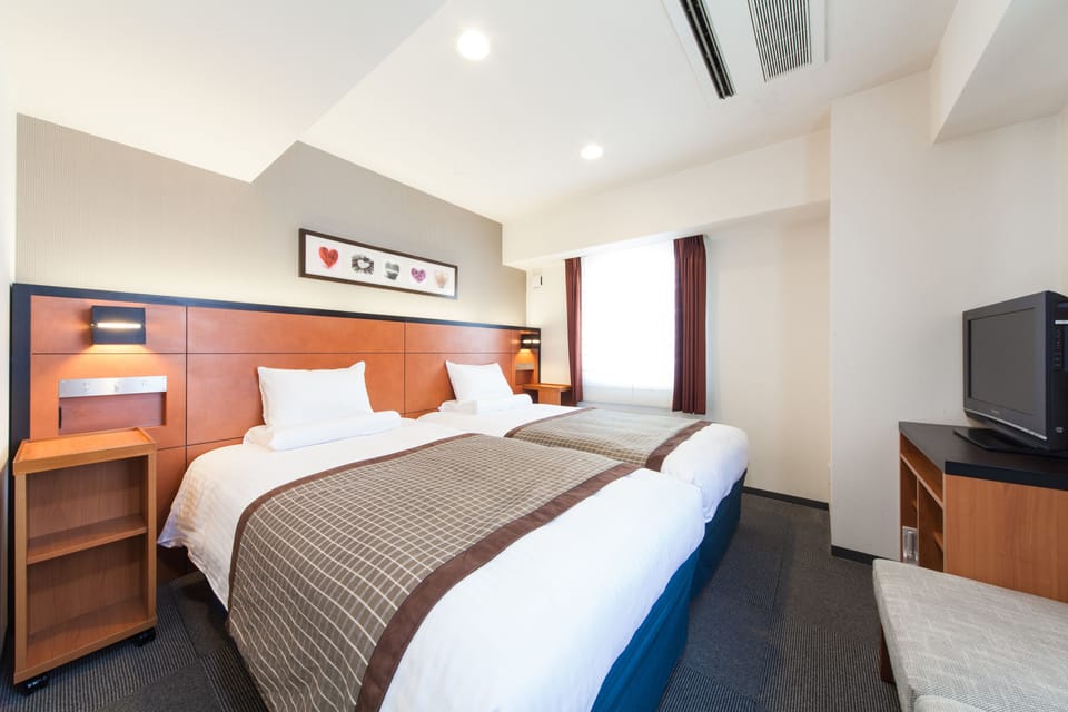 In-room safe, iron/ironing board, free WiFi, bed sheets