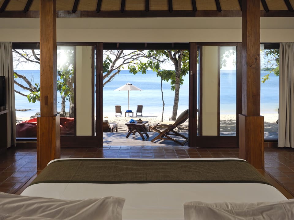Beach Villa | Premium bedding, in-room safe, desk, laptop workspace