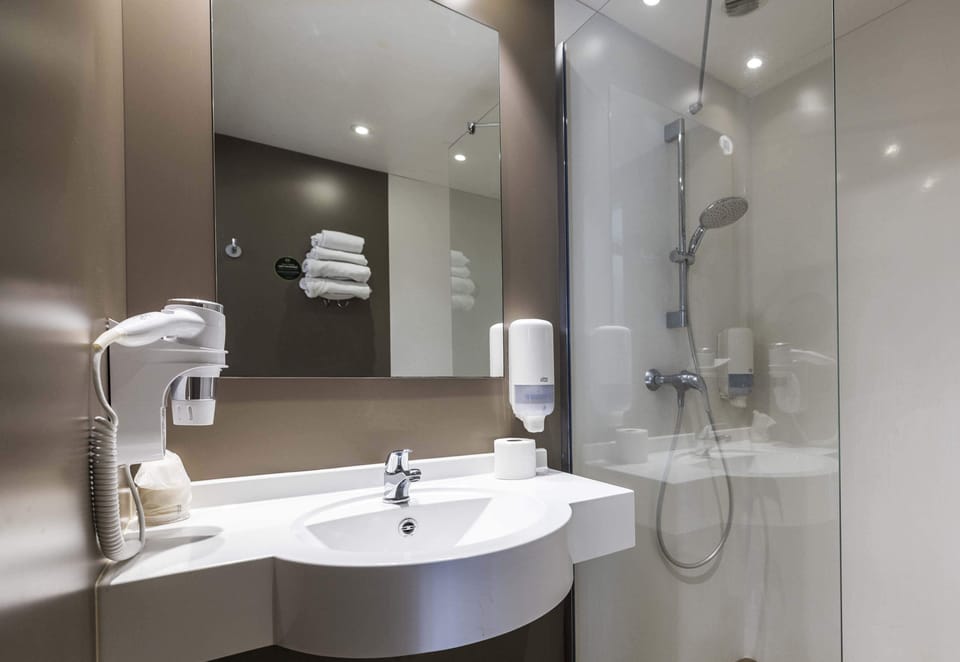 Shower, towels, soap, shampoo