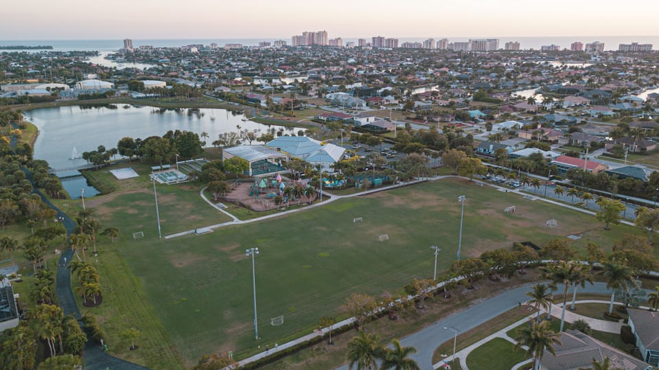 Located within walking distance/bike ride to Mackle Park