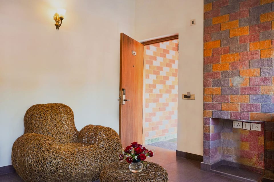 Cottage with Plunge Pool | Premium bedding, minibar, individually furnished, desk