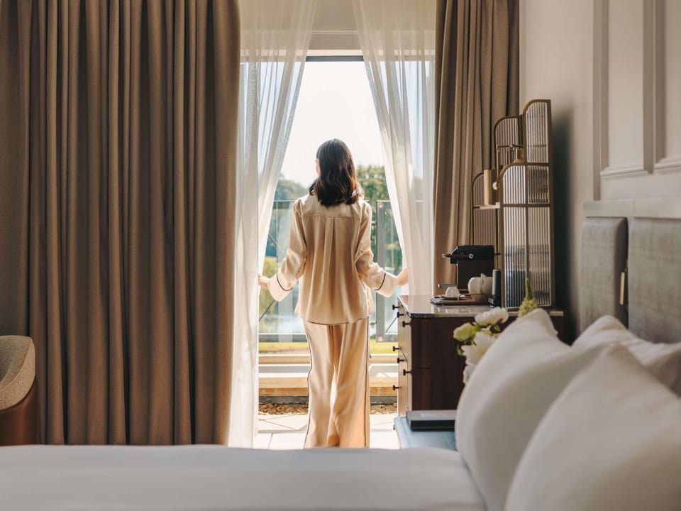 Premium bedding, pillowtop beds, minibar, in-room safe