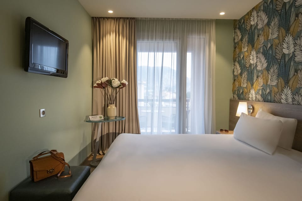 Standard Double Room, 1 Double Bed | In-room safe, desk, iron/ironing board, free cribs/infant beds