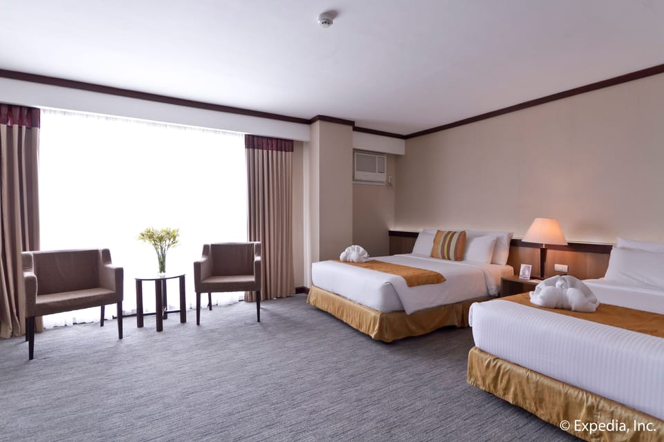 Premier Room | Minibar, in-room safe, desk, soundproofing