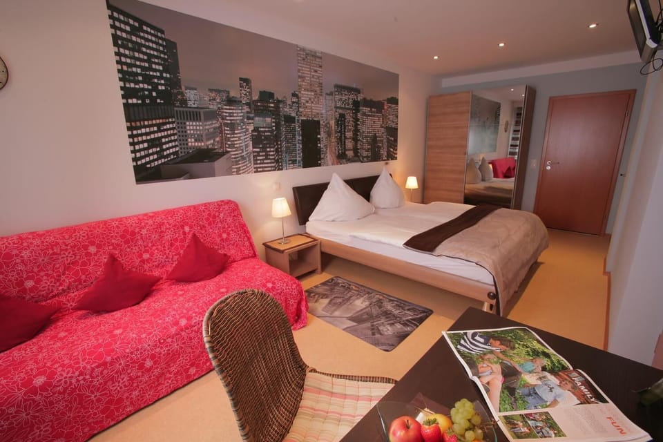 Comfort Double Room | Individually furnished, desk, iron/ironing board, free cribs/infant beds