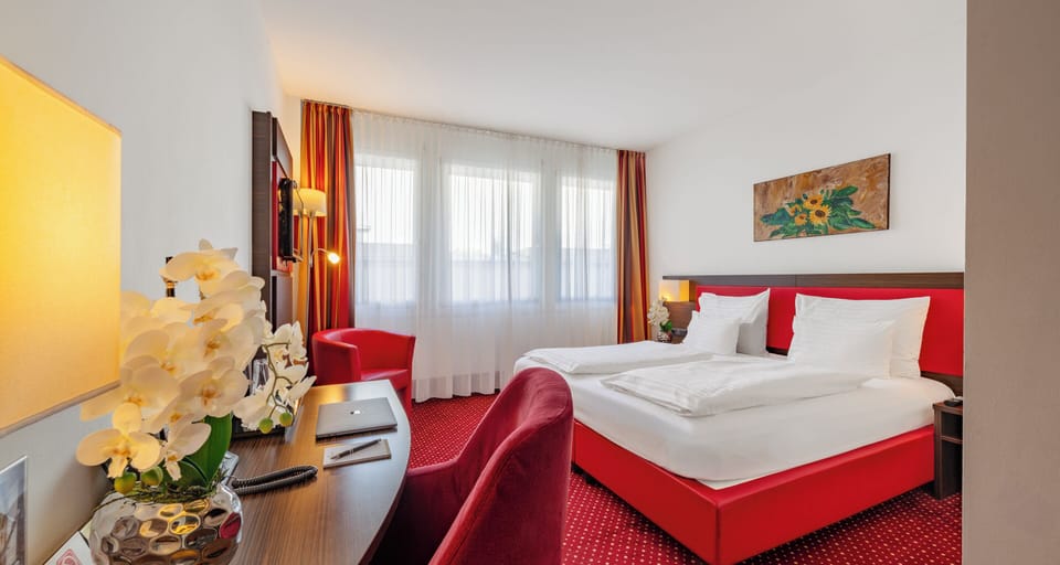 Standard Double Room | 1 bedroom, premium bedding, minibar, in-room safe