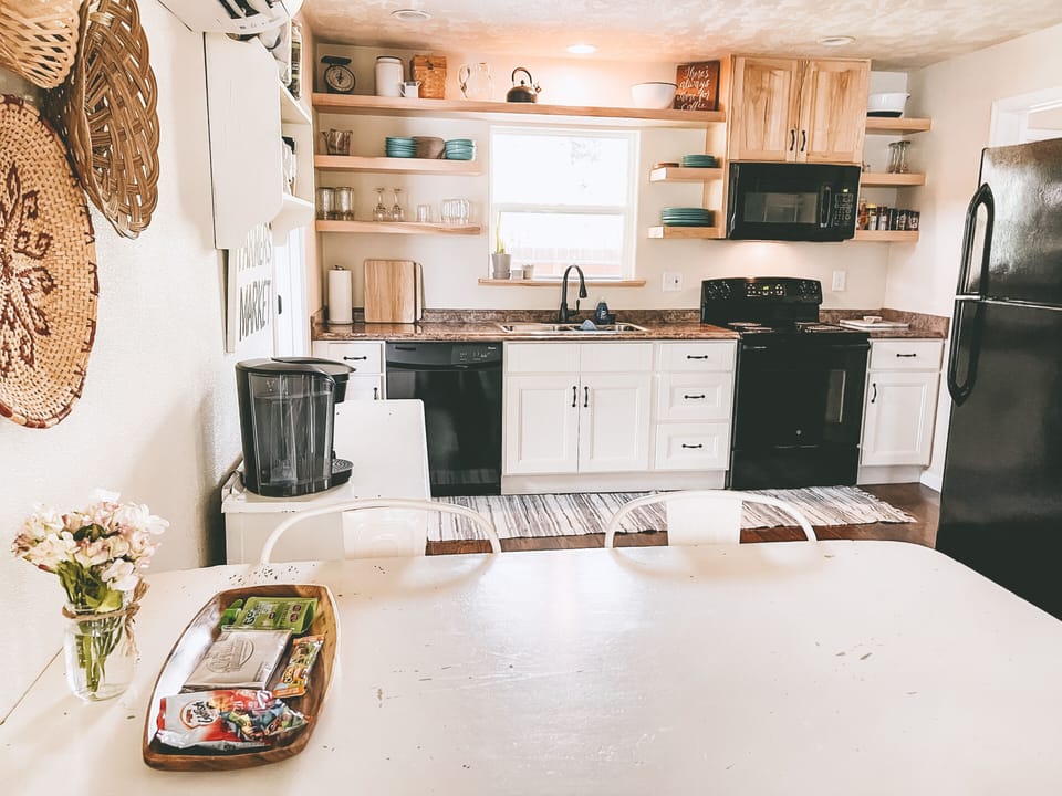Dining Table & Kitchen