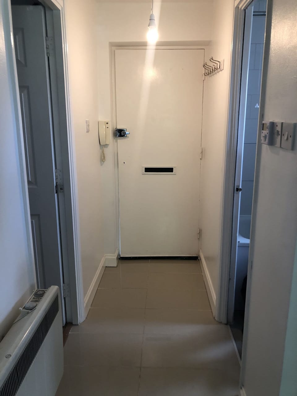 Apple House Guesthouse Heathrow Airport Bed and Breakfast in London Borough of Hounslow