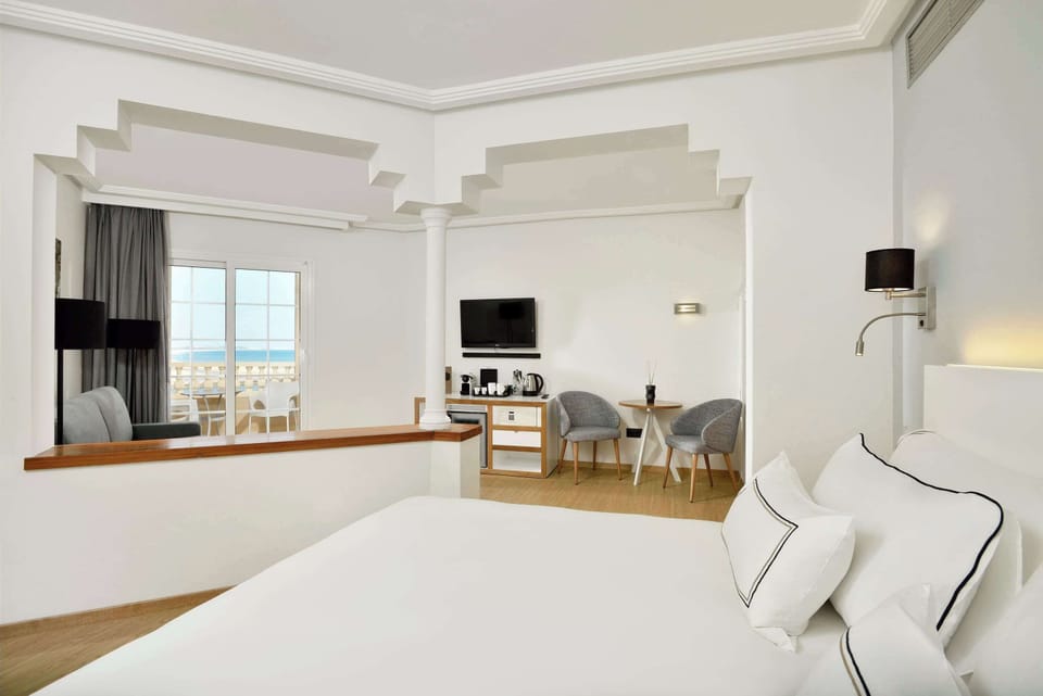 Minibar, in-room safe, blackout drapes, soundproofing