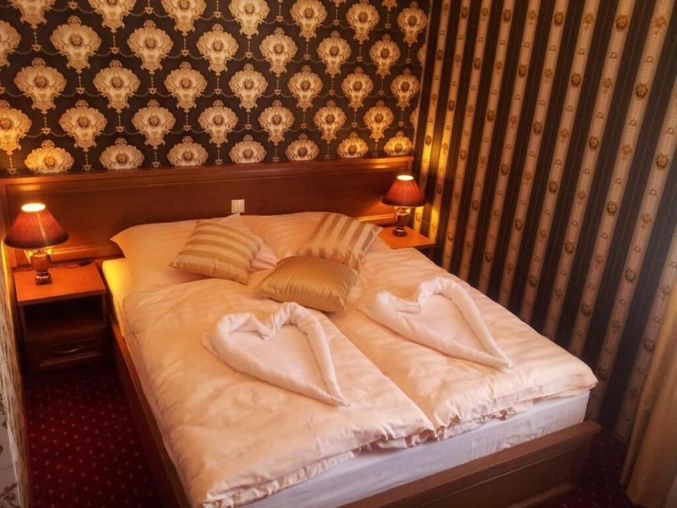 In-room safe, desk, laptop workspace, blackout drapes