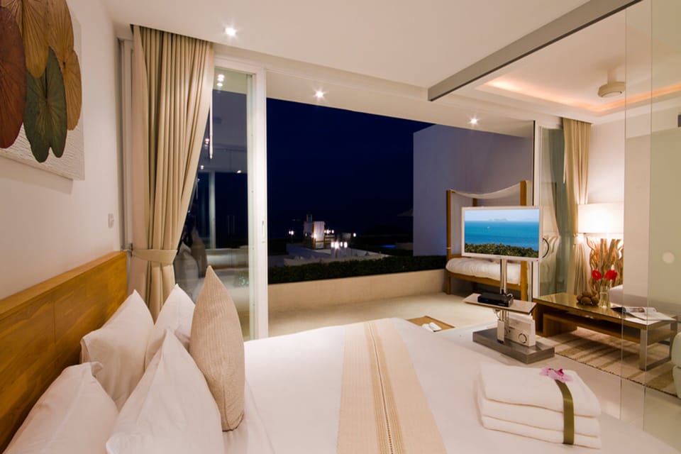1 bedroom, premium bedding, Select Comfort beds, minibar