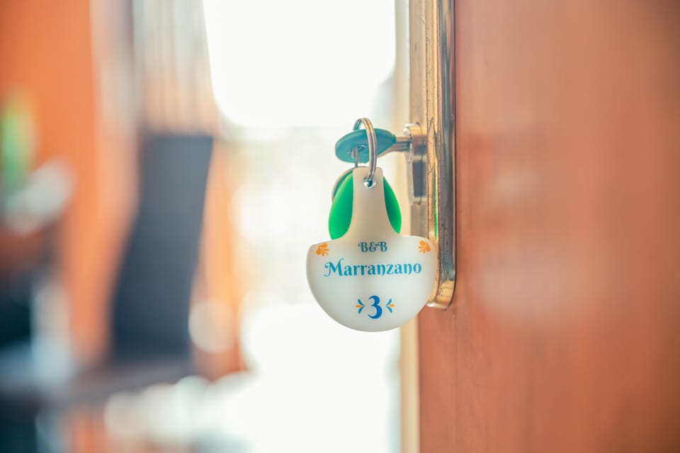 Classic Double Room, Balcony | Minibar, individually decorated, individually furnished, desk