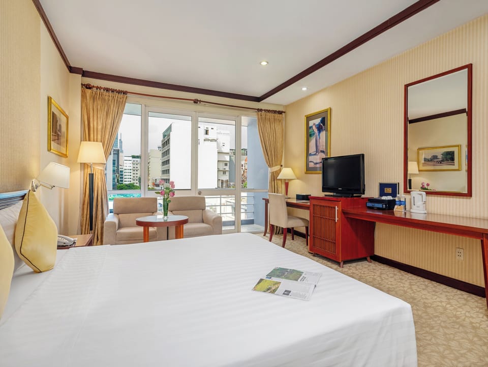 Deluxe City View Double | Minibar, in-room safe, desk, free WiFi