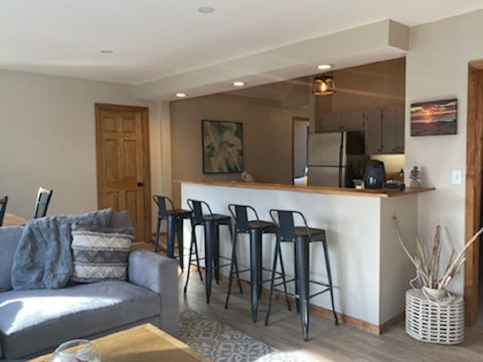 Open floor plan. Great for entertaining. 