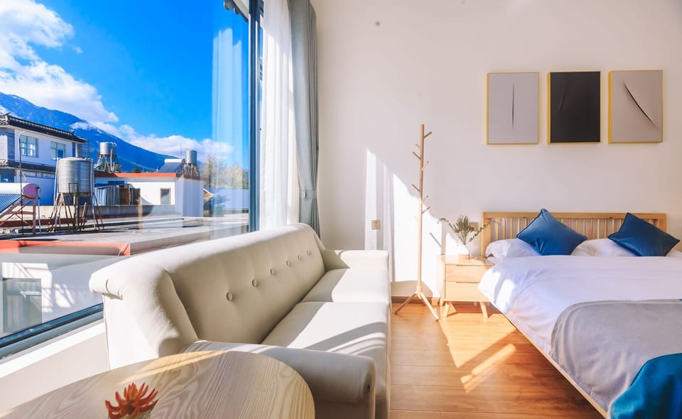 Romantic Single Room | Premium bedding, pillowtop beds, desk, blackout drapes