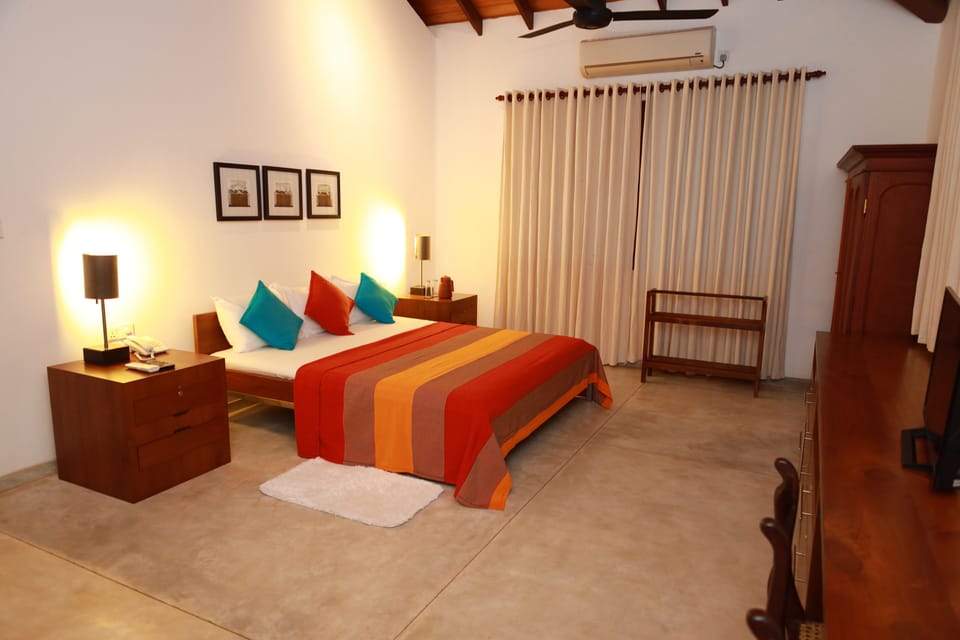 Deluxe Double or Twin Room, 1 Queen Bed, Courtyard View | Egyptian cotton sheets, premium bedding, memory foam beds