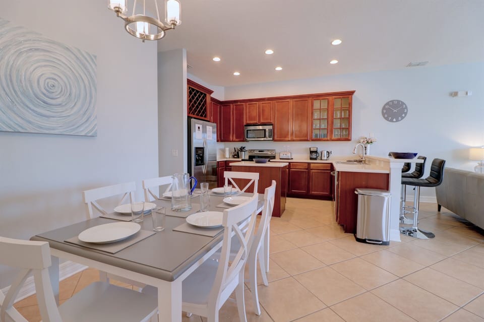 Open Plan Living / Kitchen Area with Kitchen table for 6