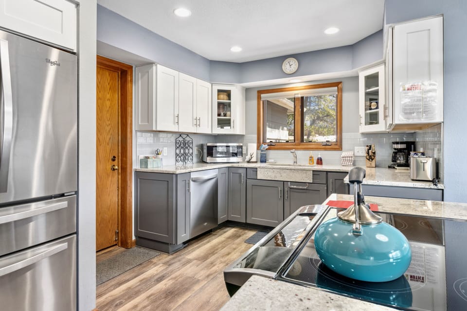 House, 3 Bedrooms | Private kitchen | Coffee/tea maker, fridge, microwave, dining table