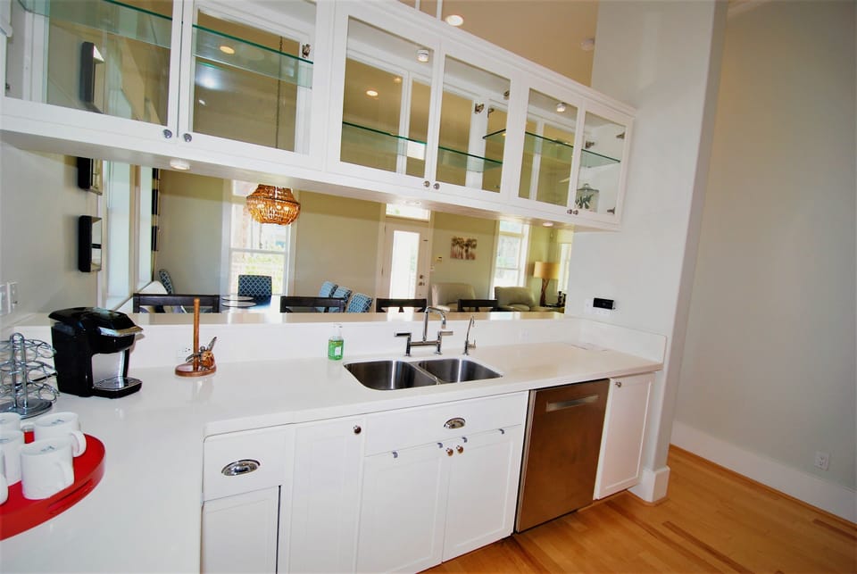 House, 4 Bedrooms | Private kitchen | Coffee/tea maker, fridge, oven, toaster