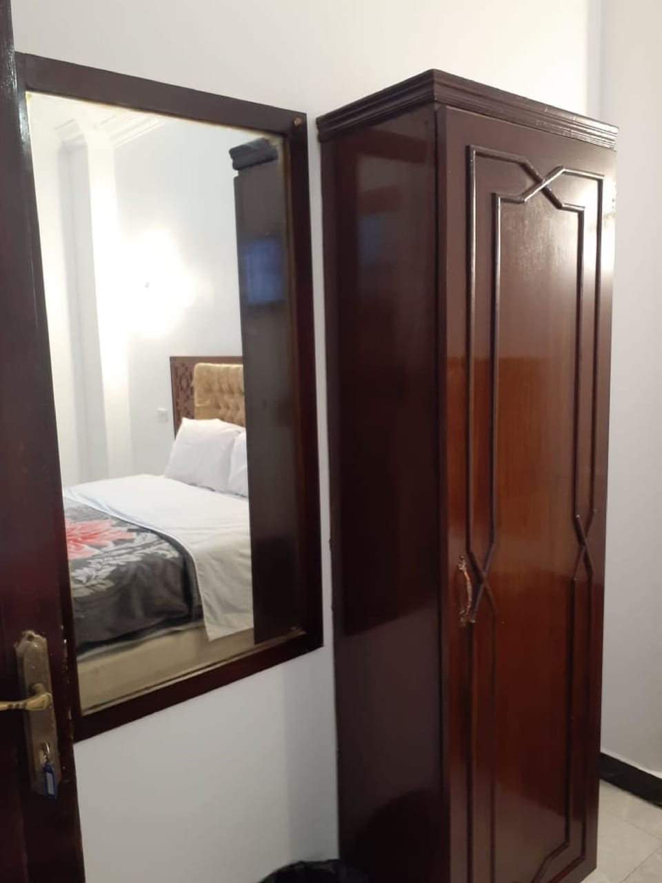 Minibar, free WiFi, bed sheets