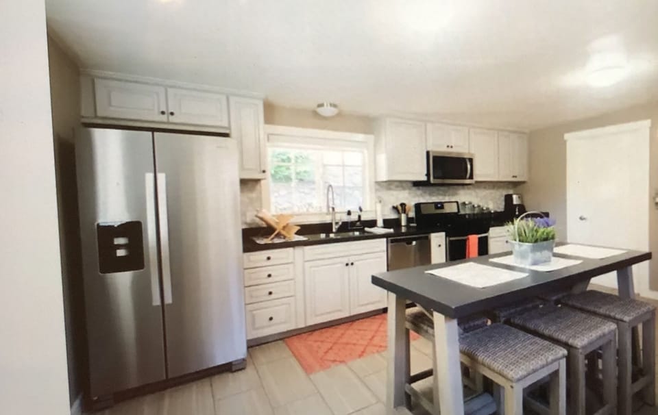 New remodelled Kitchen fully stocked.