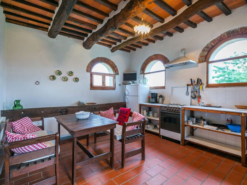 Table, Furniture, Property, Window, Building, Wood, Interior Design, House, Floor, Wall