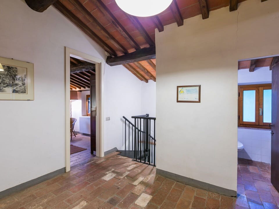 Property, Picture Frame, Wood, Flooring, Interior Design, Window, Architecture, Floor, Hall