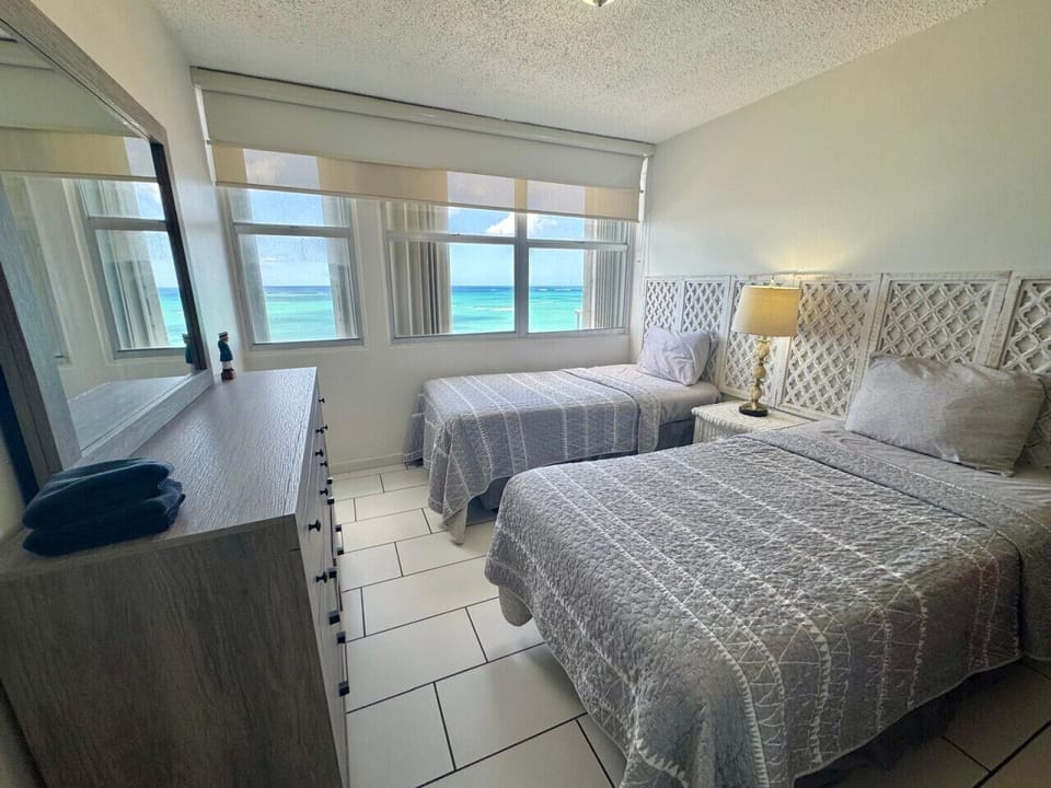 econd bedroom with 2 twins or 1 king. By default the condo will have 2 twins. However, if requested at least 24 hours prior to arrival, beds maybe joined with a bridge and converted to a king size bed.