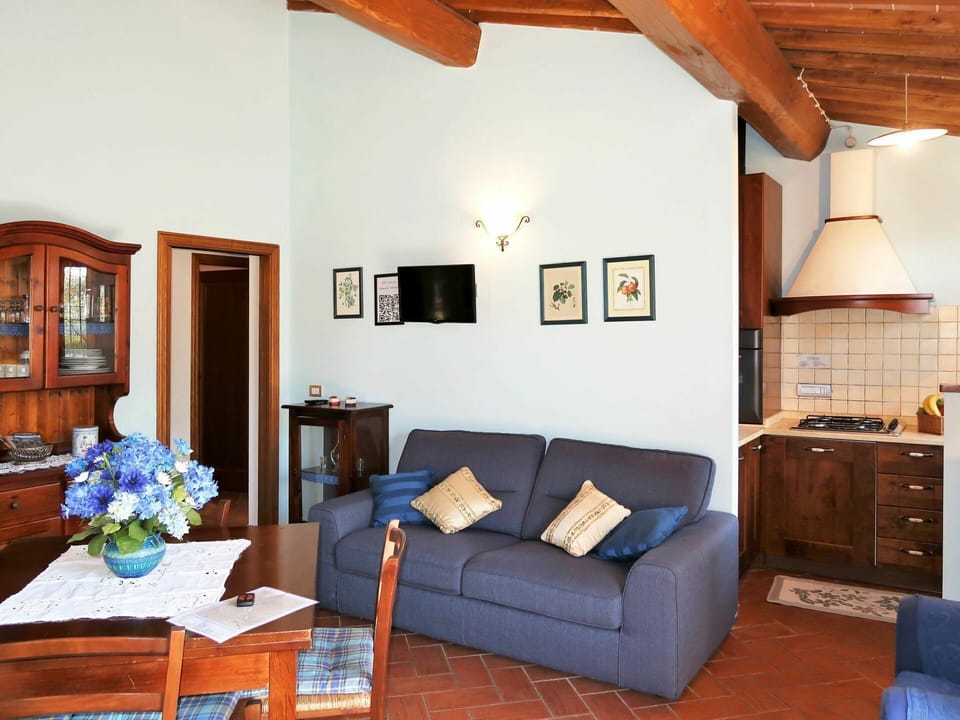 Picture Frame, Furniture, Property, Couch, Table, Wood, Blue, Interior Design, Flower, Comfort